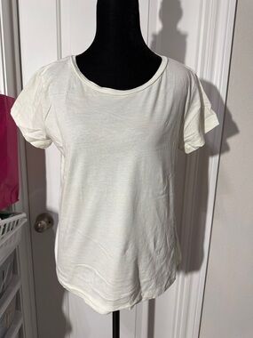 H&M Ivory Short Sleeve Scoop Neck Tee